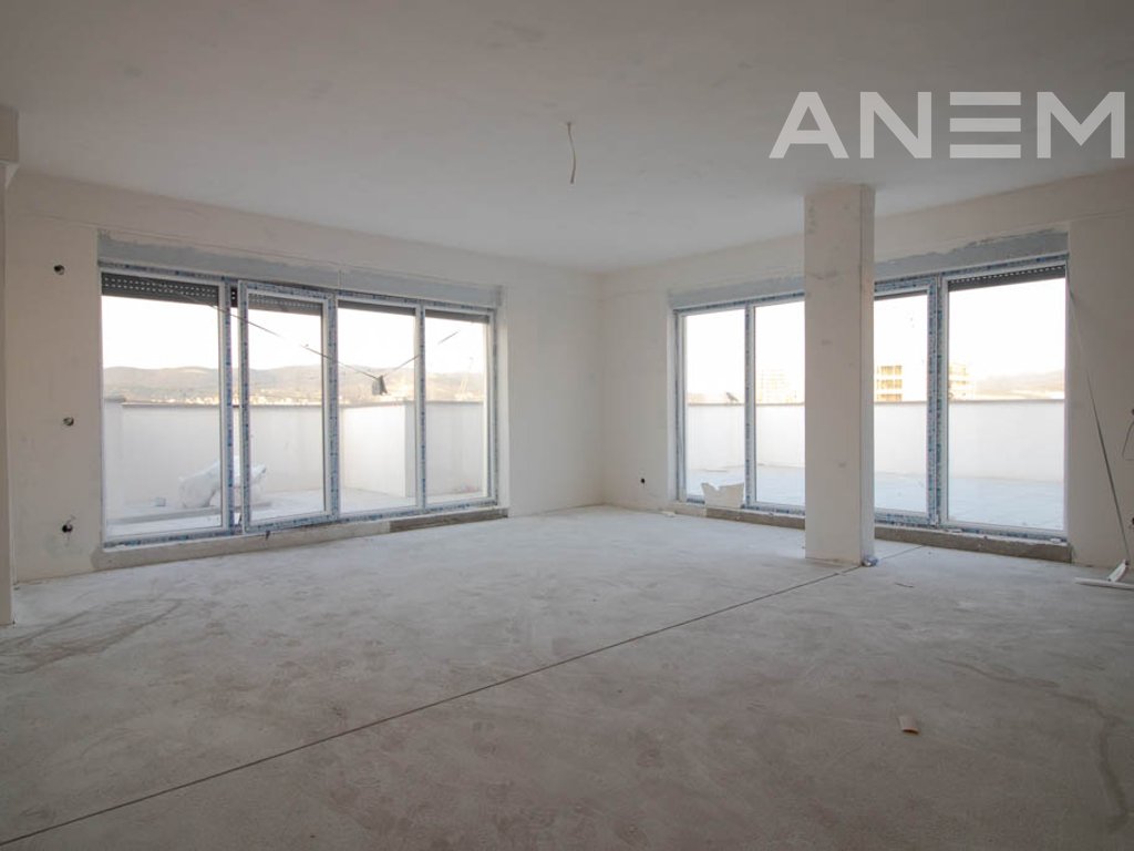 Penthouse në shitje 190m² + 80m² tarracë në Prishtinë të Re4
