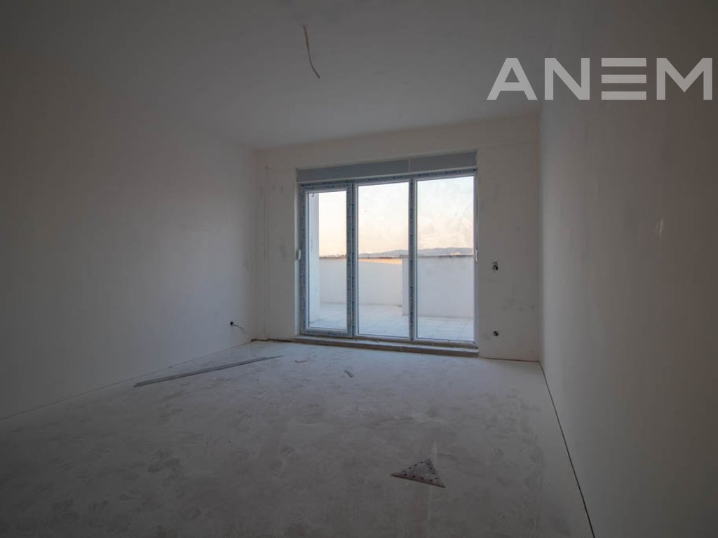 Penthouse në shitje 190m² + 100m² tarracë te Prishtina e Re9
