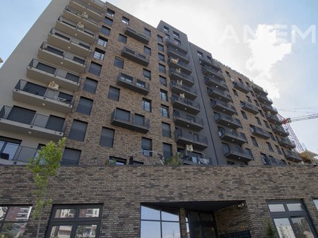 Banesë në shitje 107m² + 130m² te Prishtina e Re