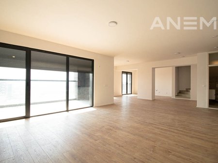 Duplex for rent with 3 bedrooms in the Lakrishtë neighborhood