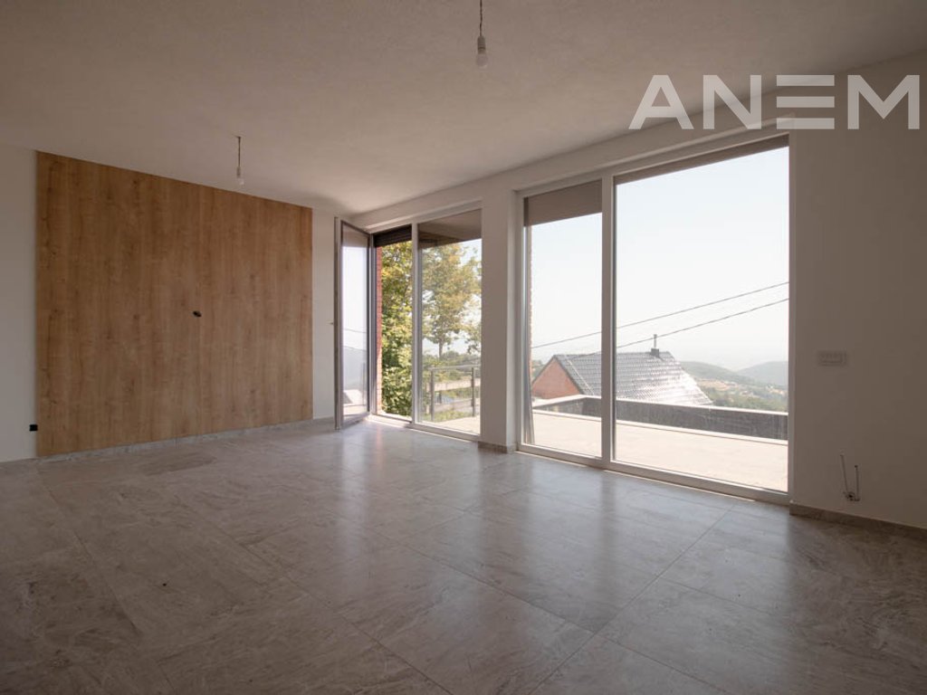 Villa në shitje 130m² në Jezercë