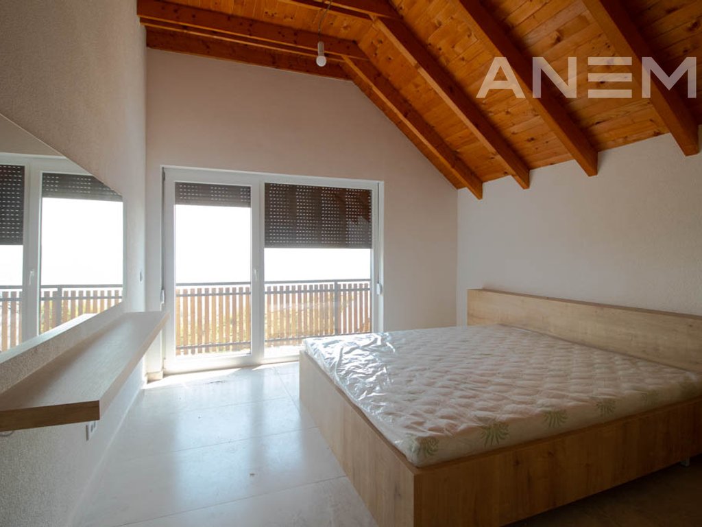 Villa në shitje 130m² në Jezercë