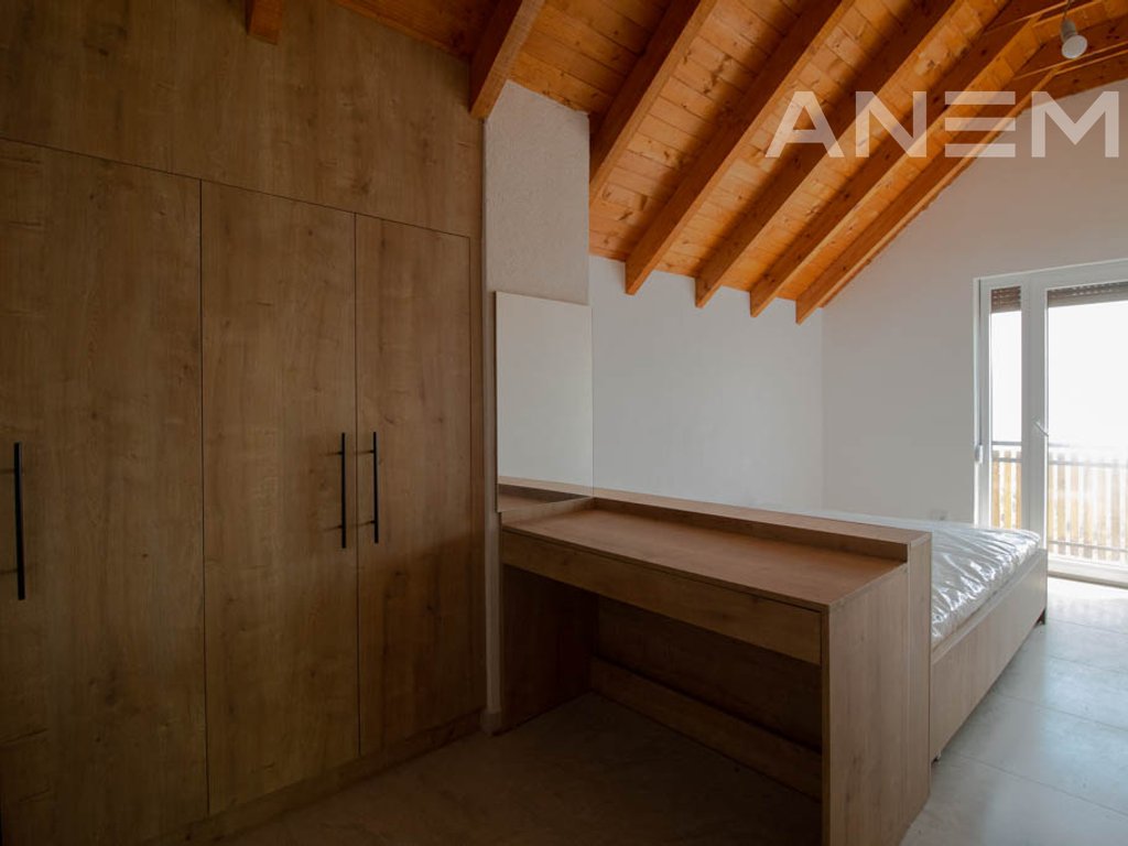 Villa në shitje 130m² në Jezercë