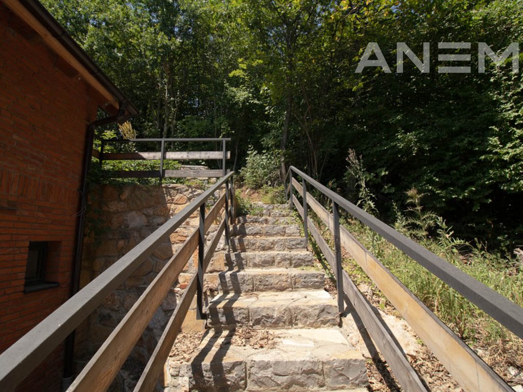 Villa në shitje 130m² në Jezercë