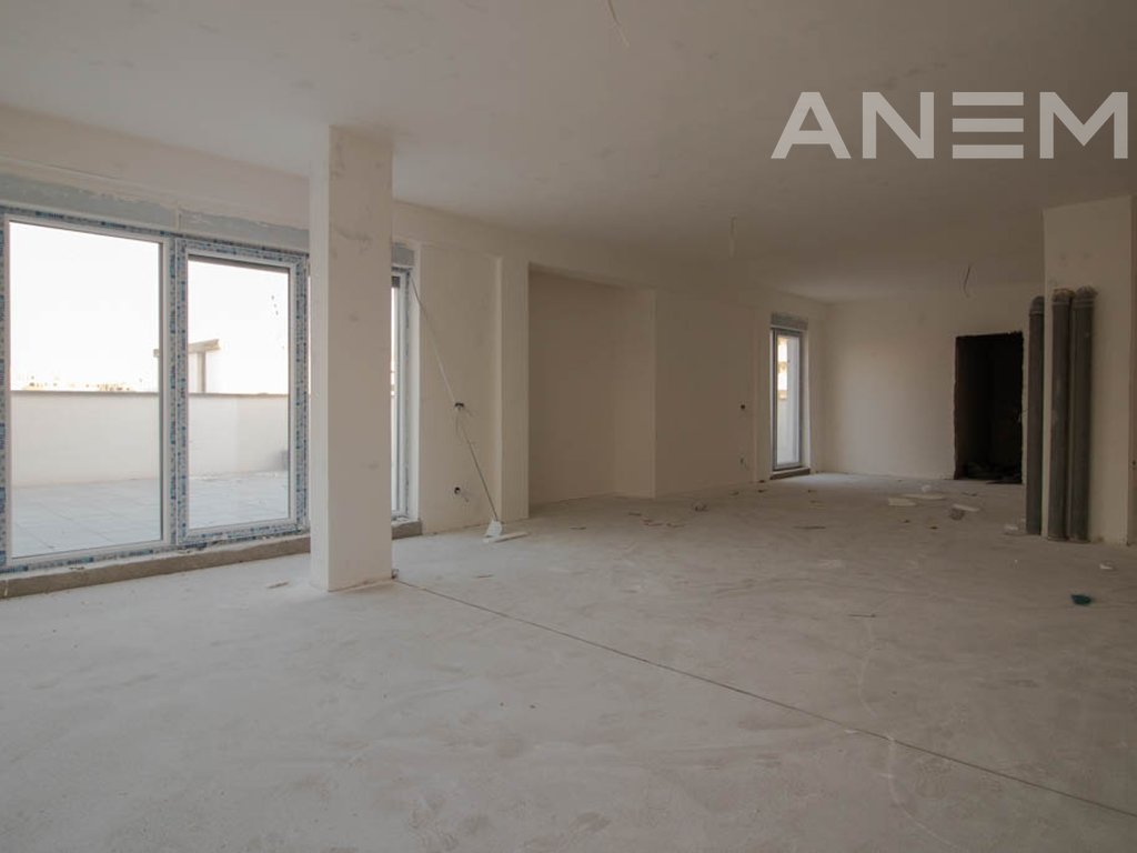 Penthouse në shitje 190m² + 80m² tarracë në Prishtinë të Re
