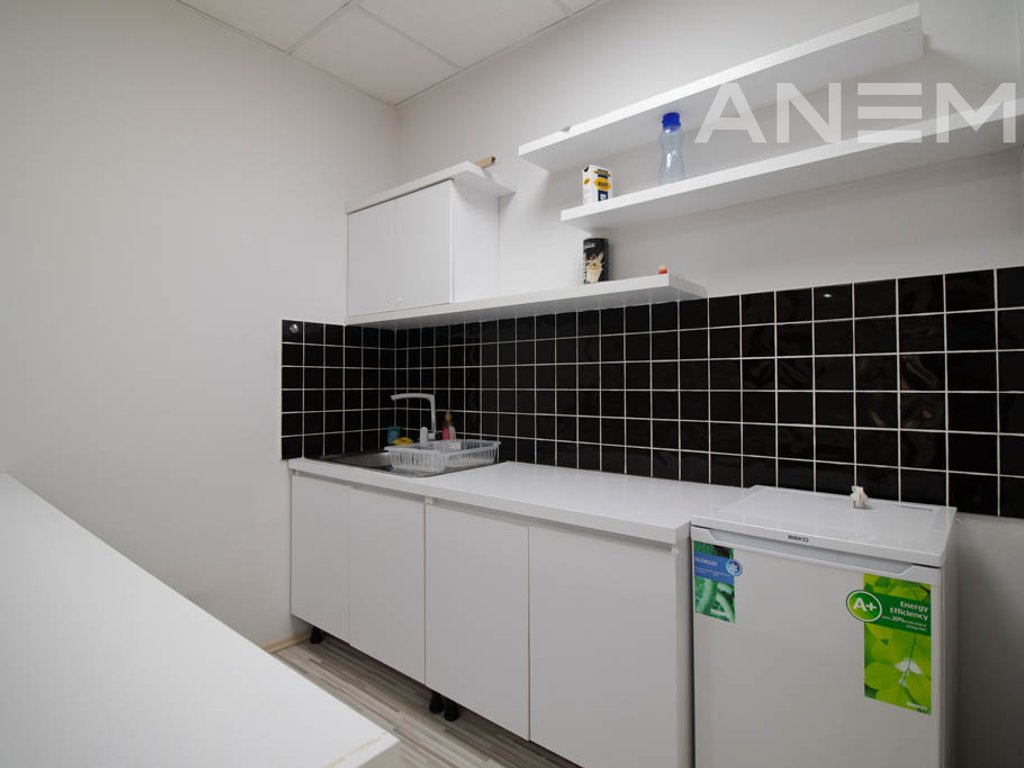 Zyre me qira 110m² në Qendër