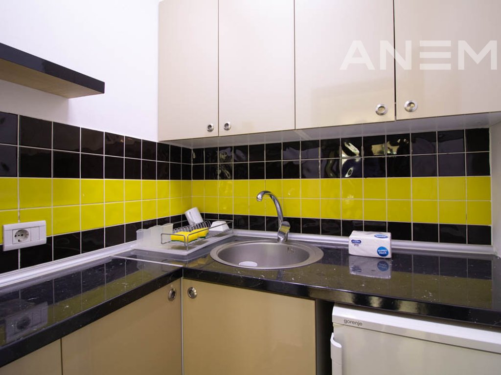 Zyre me qira 130m² në Qendër