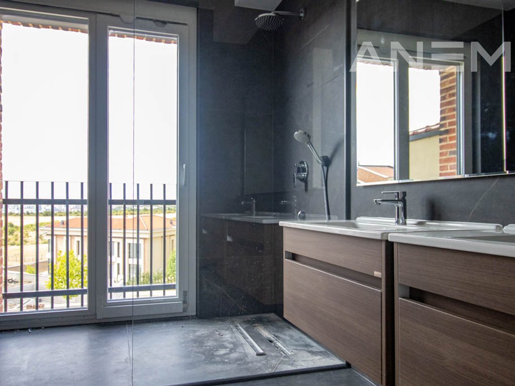 4-bedroom rental house in Marigona Hill