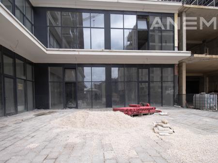 Lokal me qira 450m² në Mahallën e Muhaxherëve