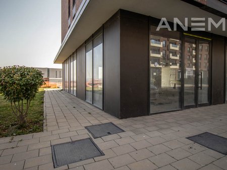 Lokal me qira 177m² në lagjen Arbëria
