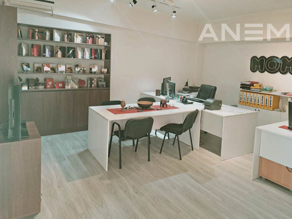 Objekt në shitje 1080m² në Gracanicë - Livagjë