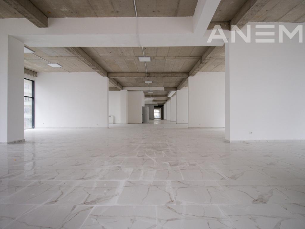 Lokal me qira 1050m² në Mahallën e Muhaxherëve