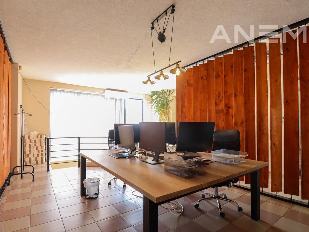 Commercial space for rent 260m² in the Bregu i Diellit neighborhood