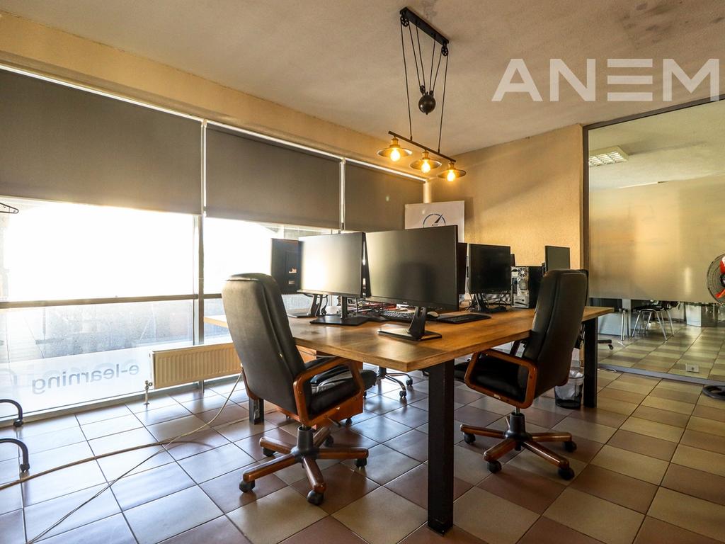 Commercial space for rent 260m² in the Bregu i Diellit neighborhood