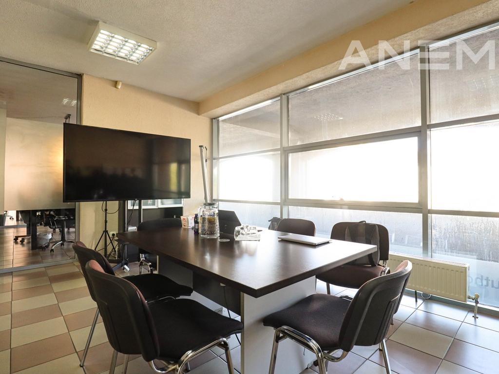 Commercial space for rent 260m² in the Bregu i Diellit neighborhood