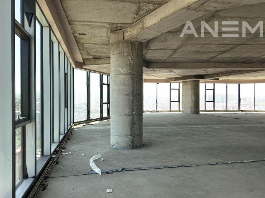 Office for sale 570m² in the Lakrishta neighborhood