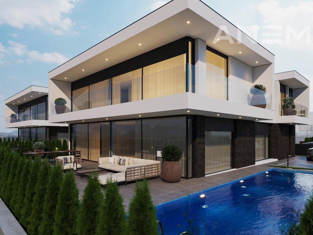 House for sale 366m² at the entrance of Marigona Residence