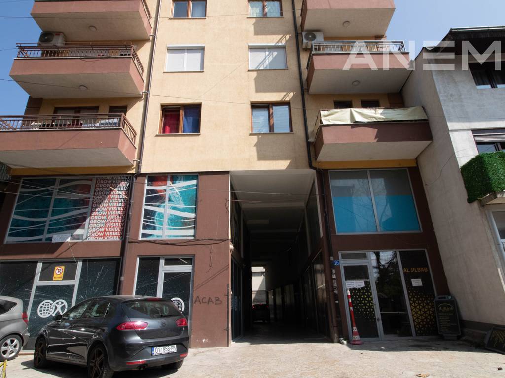 Commercial space for rent 118m² in the Center