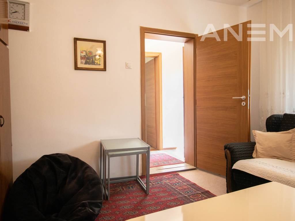 House floor for rent in the Arbëria neighborhood