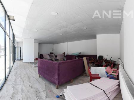 Lokal me qira 100m² në lagjen Kalabria