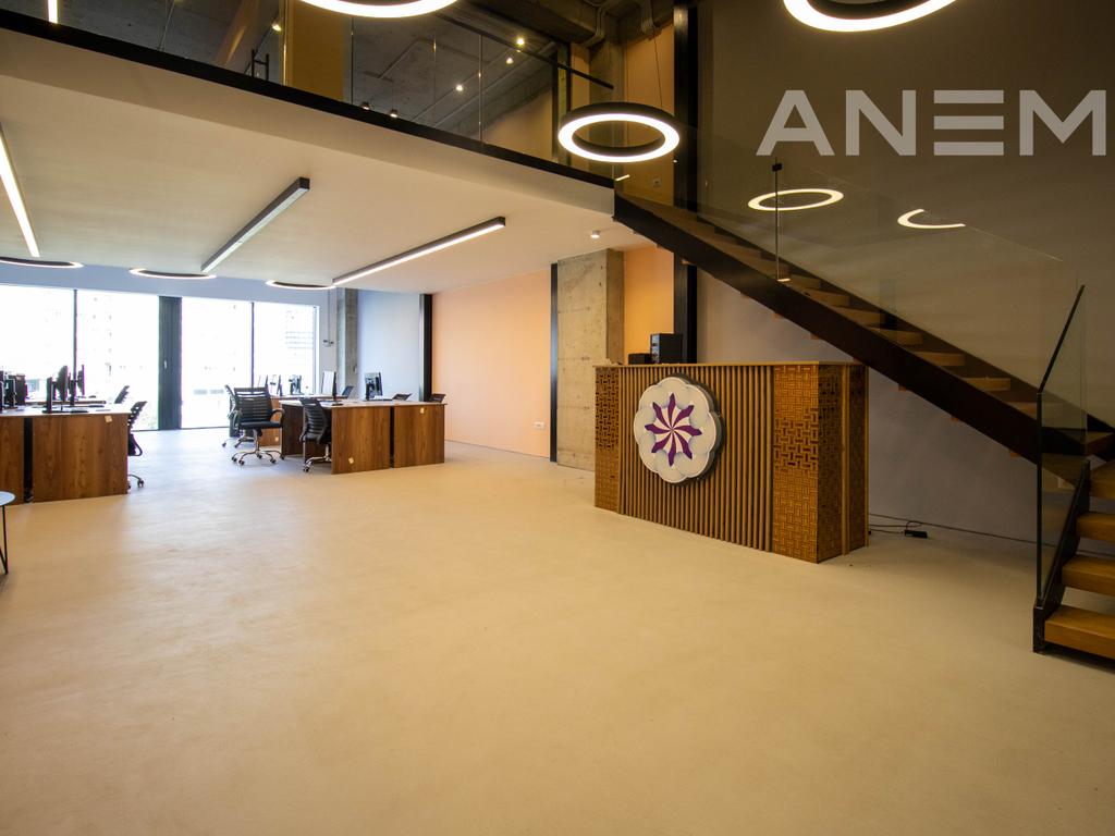 Office for rent with 3 workspaces in Lakrishta