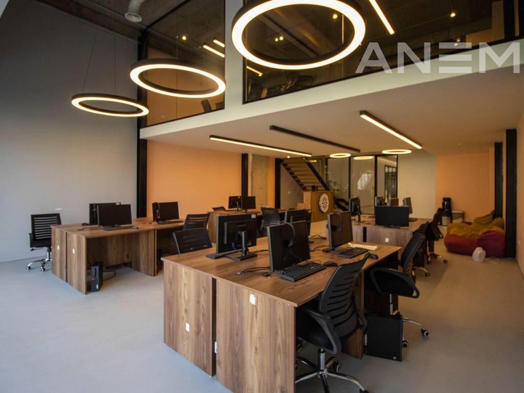 Office for rent with 3 workspaces in Lakrishta