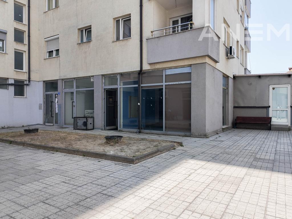 Office for rent 100m²+50m² in the Calabria neighborhood