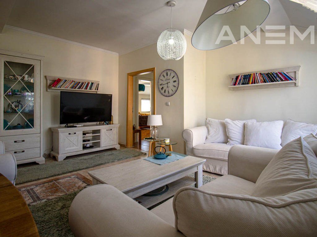 Kat shtëpie me qira 280m² në Pejton