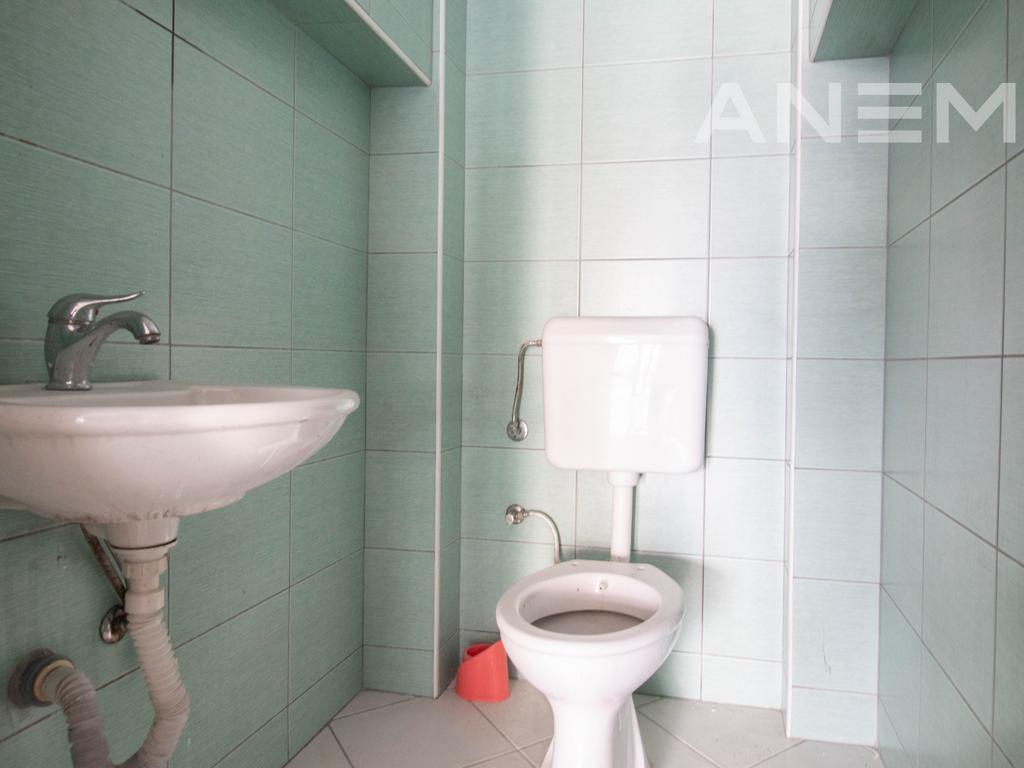 Commercial space for rent 360m² in the Center