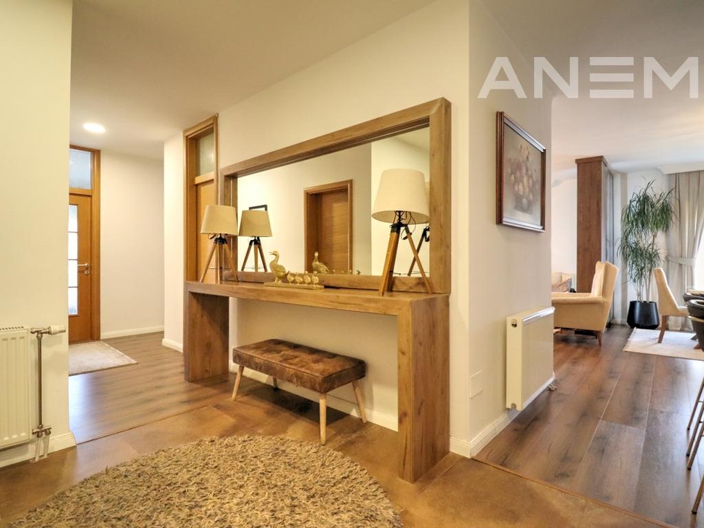 4-bedroom apartment for rent in Bregu i Diellit neighborhood