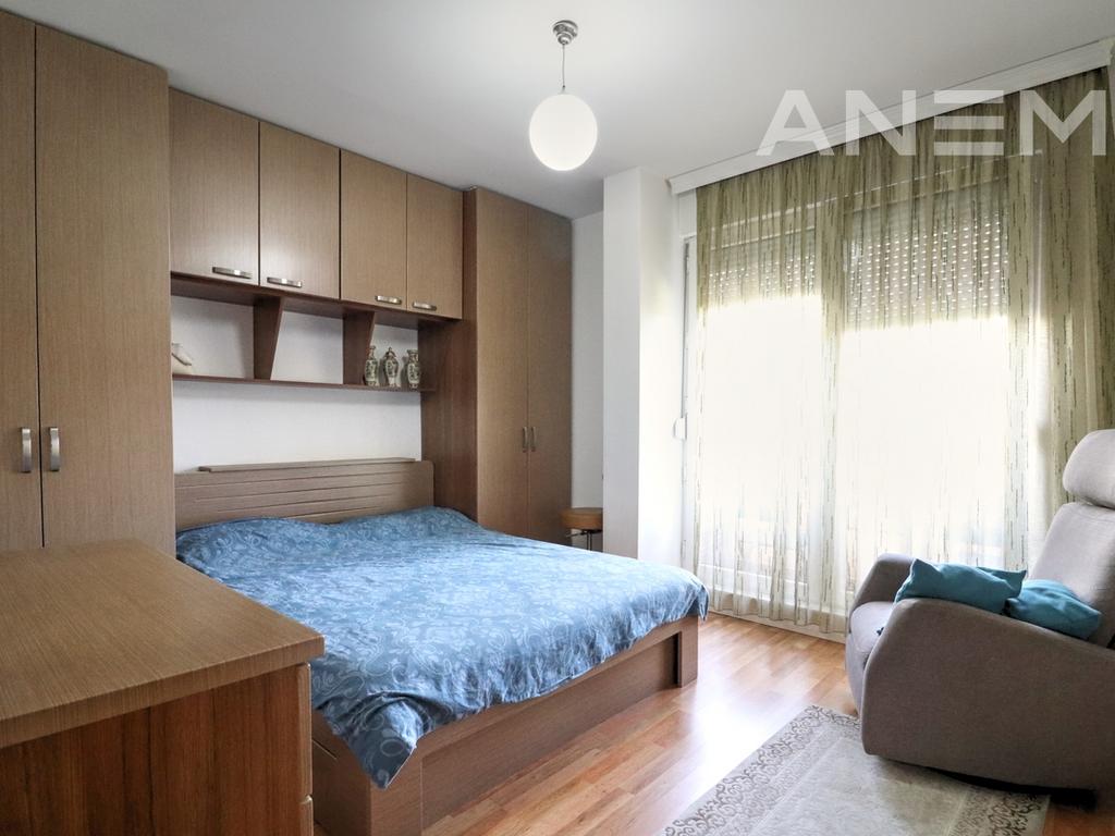 4-bedroom apartment for rent in Bregu i Diellit neighborhood