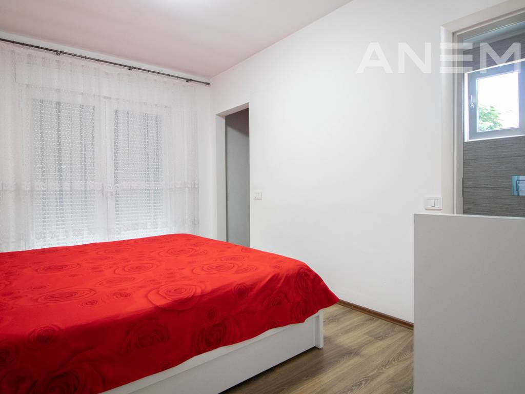 House for sale 412m² in Hajvali.