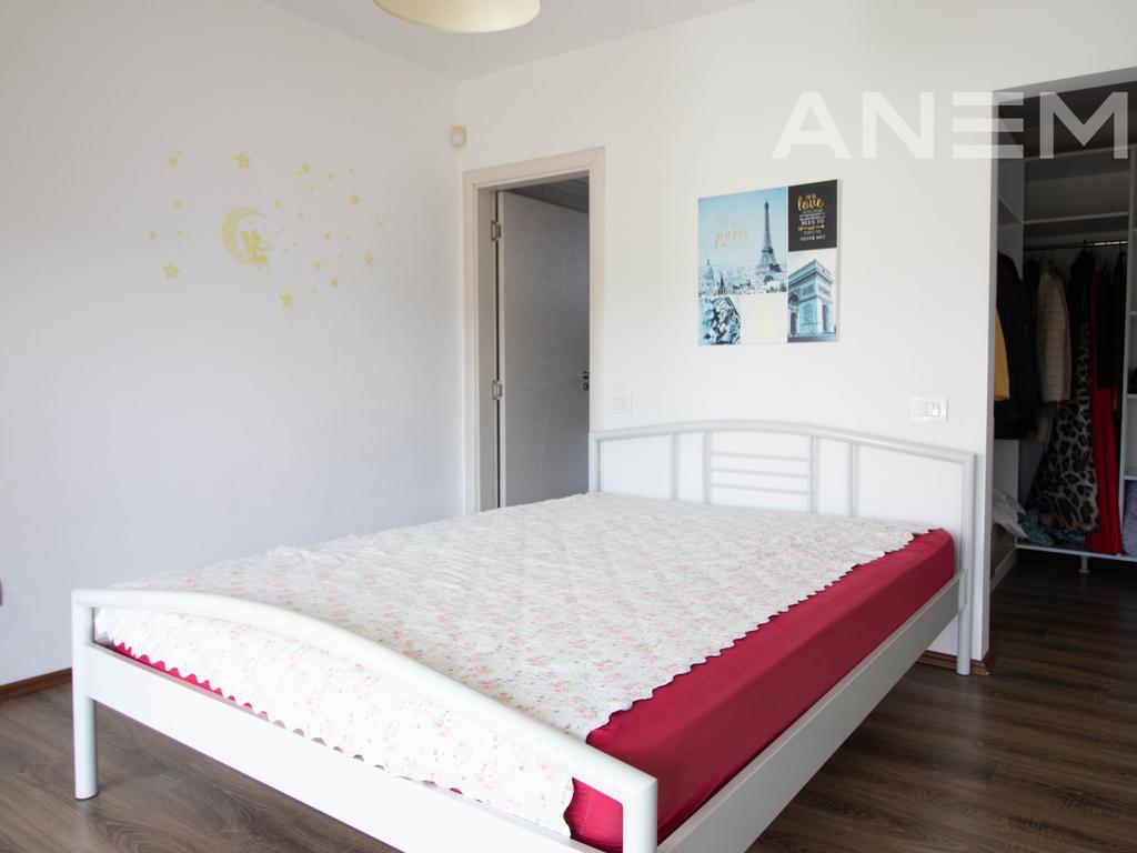 House for sale 412m² in Hajvali.