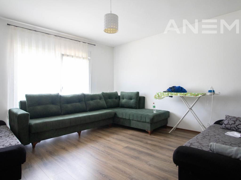 House for sale 412m² in Hajvali.