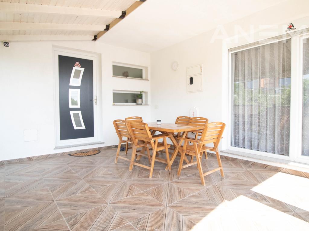 House for sale 412m² in Hajvali.