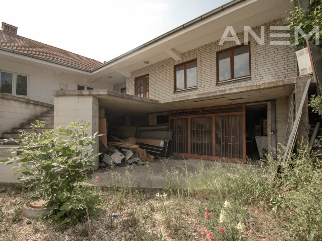 Shtëpi në shitje 230m² në Arbëri