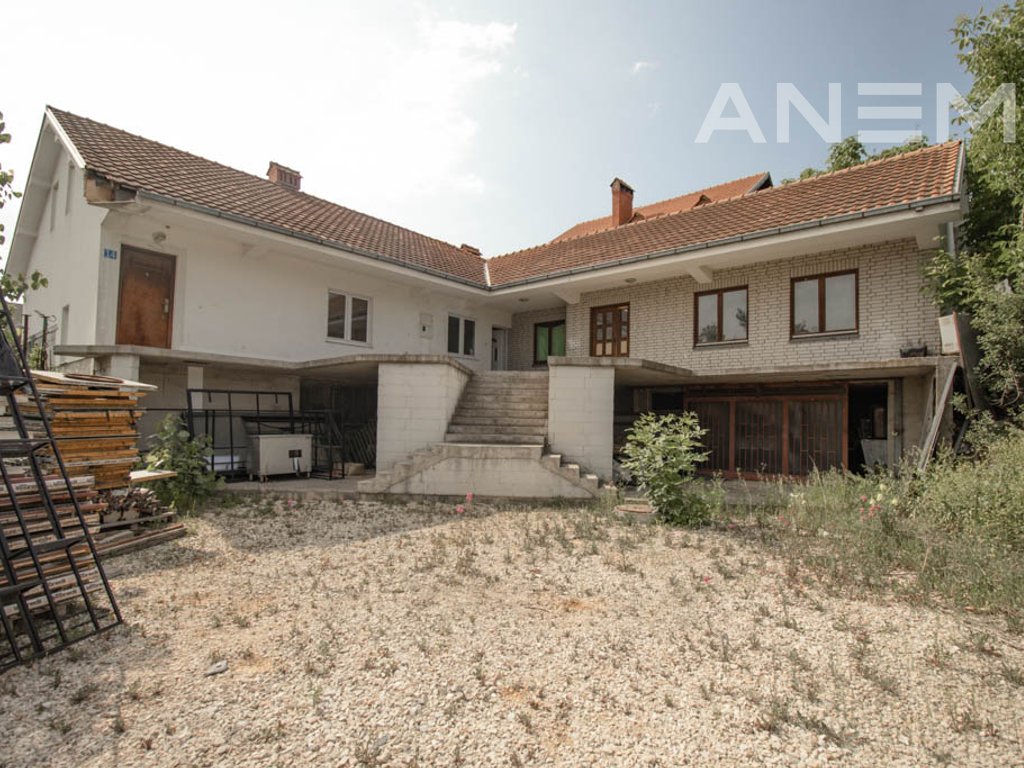 Shtëpi në shitje 230m² në Arbëri