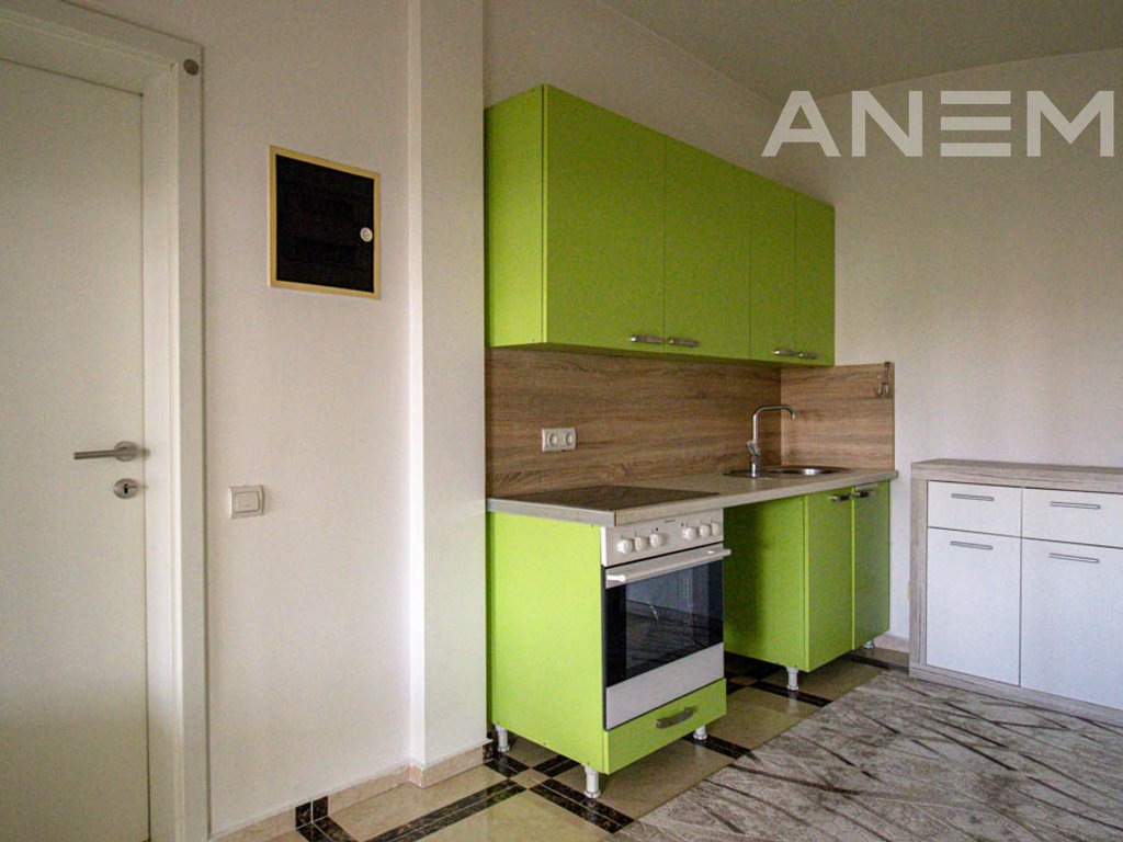 Shtëpi me dy hyrje në shitje 800m² në Veternik
