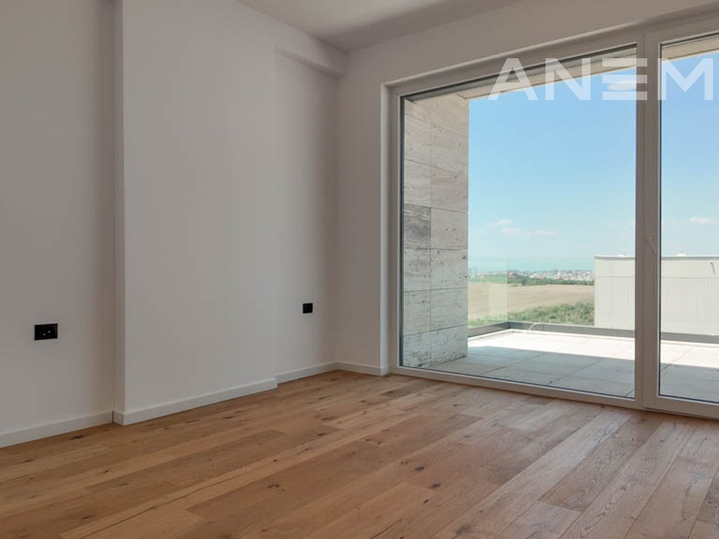Terracier me qira me 3 dhoma gjumi në lagjen Marigona Hill