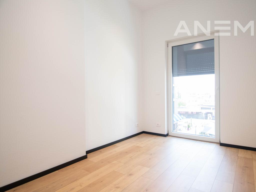 Zyre me qira 116.7m² në Aktash