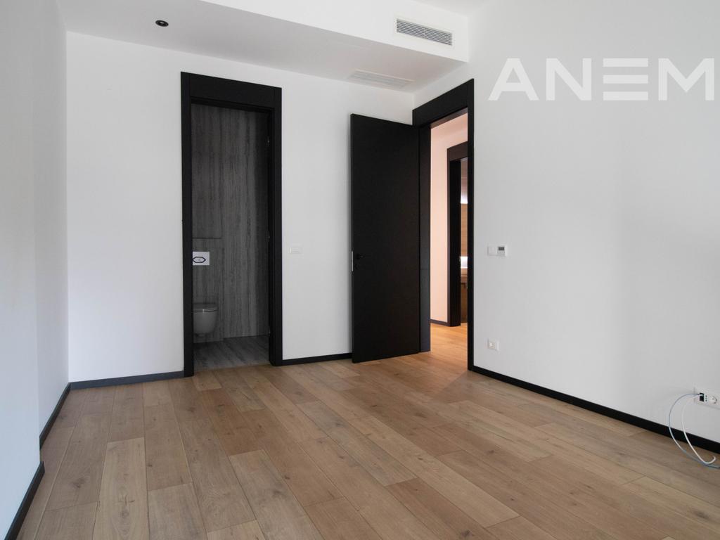Zyre me qira 116.7m² në Aktash