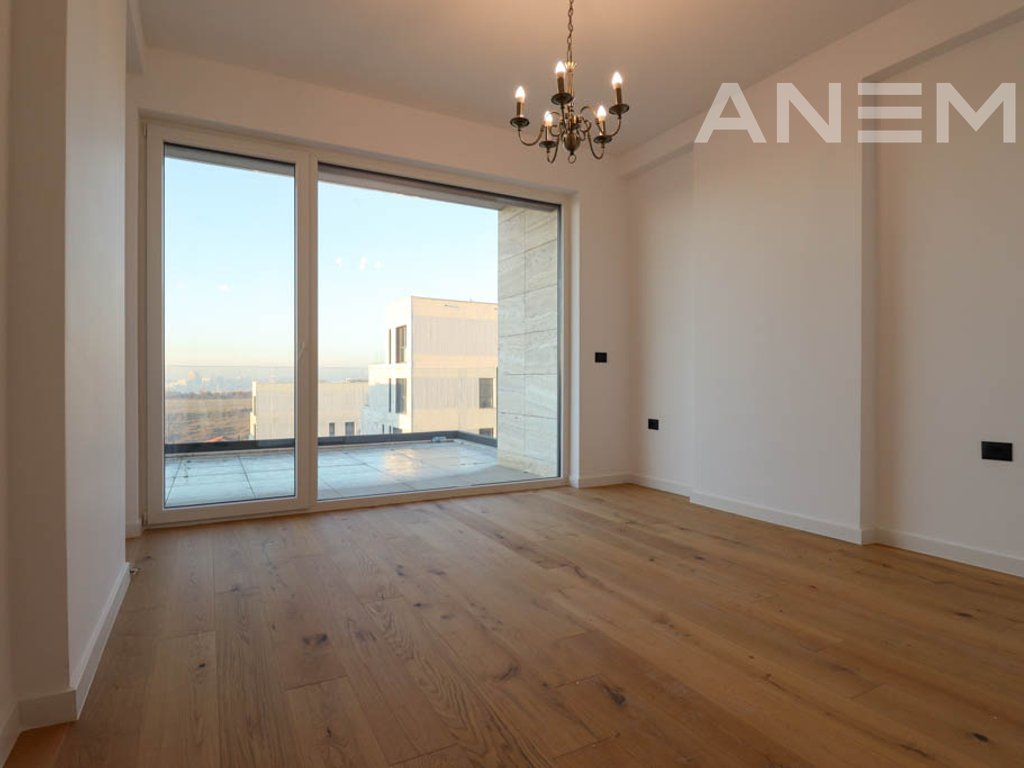 Terrace for sale 200m² in the Marigona Hill neighborhood7