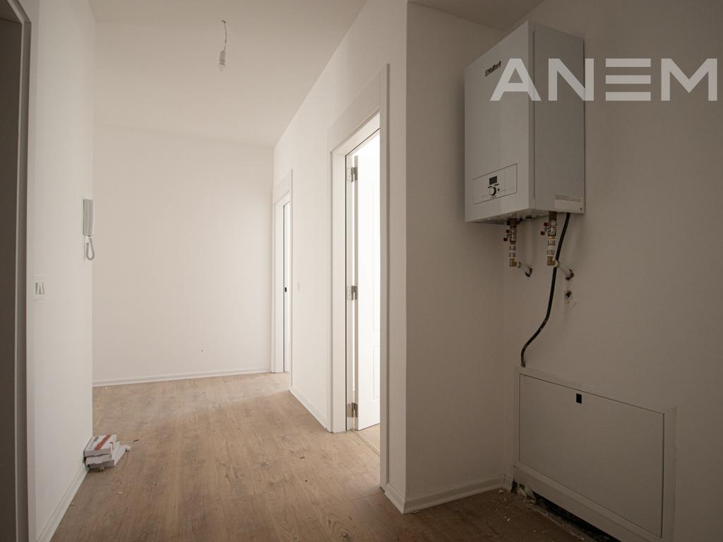 Banesë/ Zyre me qira me 3 hapësira në Veternik
