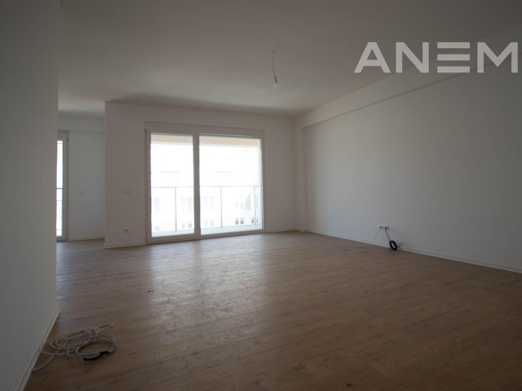 Banesë/ Zyre me qira me 3 hapësira në Veternik