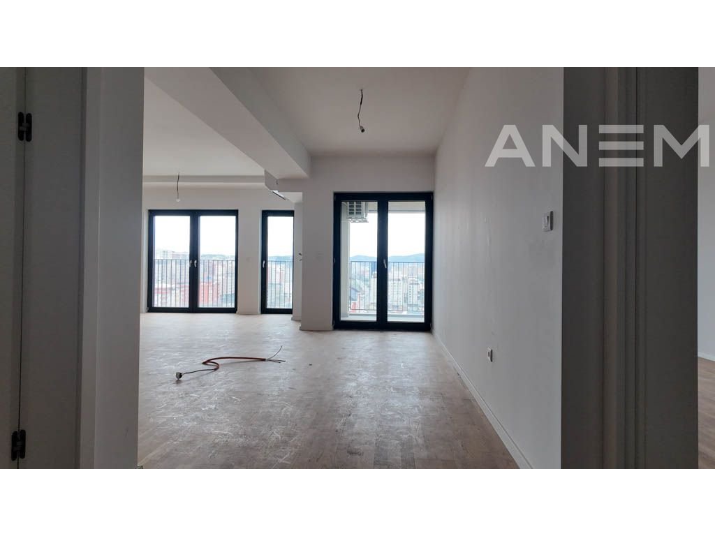 Zyre me qira 131m² në lagjen Lakrishtë2