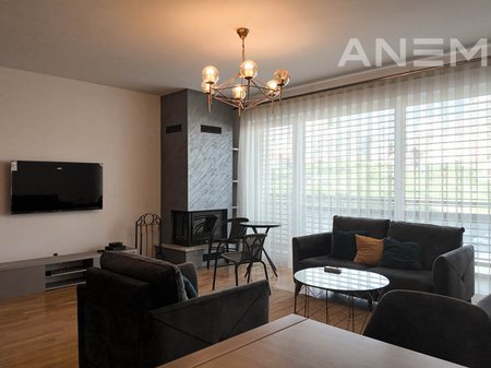3 bedroom apartment on C street