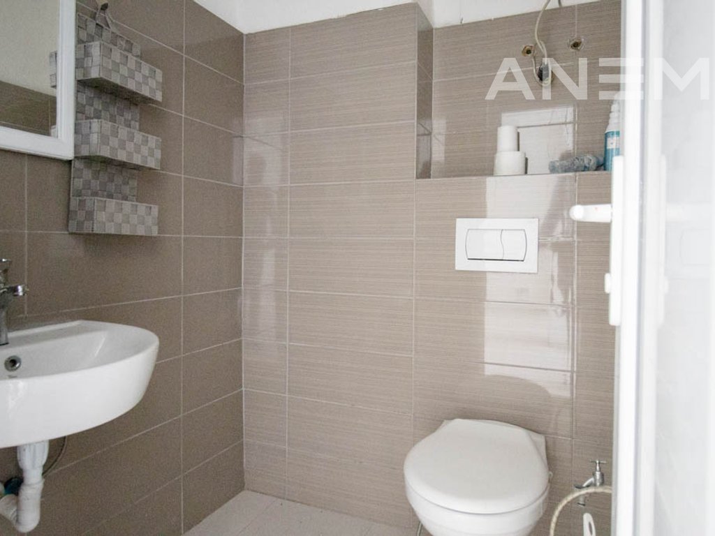Commercial space for rent 45m² in Ulpiana neighborhood
