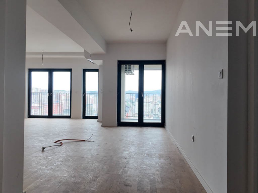 Office for rent 131m² in Lakrishta neighborhood