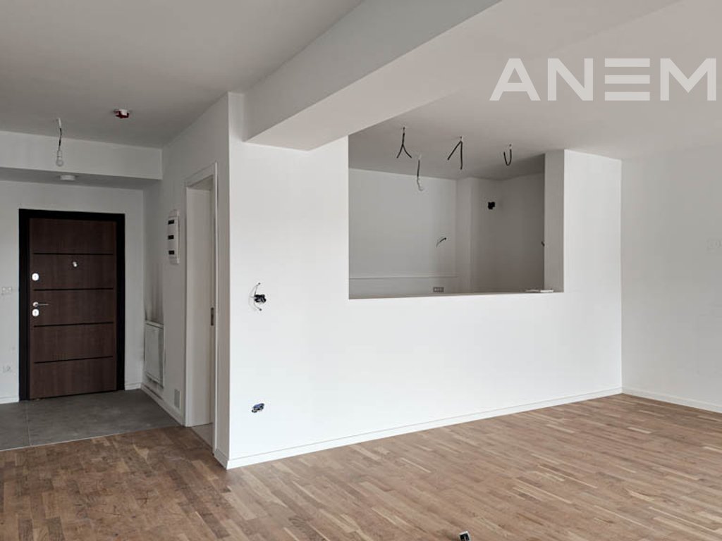 Office for rent 131m² in Lakrishta neighborhood