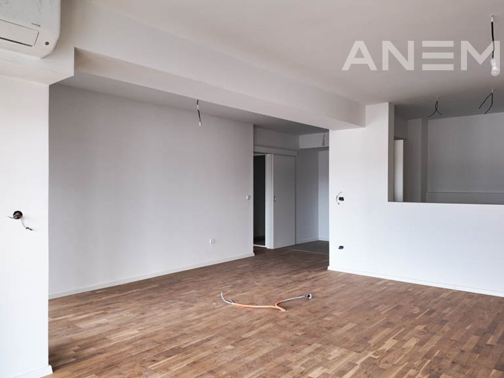 Office for rent 131m² in Lakrishta neighborhood